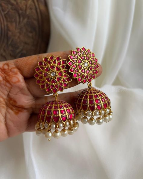 Latest Gold Ruby Jhumka Designs - [ Unique Models] - South India Jewels Ruby Earrings Indian, Fashion Jewelry Necklaces Gold, Gold Kada, Gold Earrings For Kids, Temple Jewellery Earrings, Pearl Earrings Designs, Gold Jhumka, Jhumka Designs, Gold Jhumka Earrings