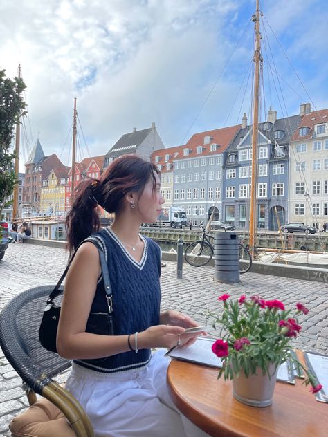 Copenhagen Denmark Outfit, Copenhagen Outfit Aesthetic, Copenhagen In Spring, Copenhagen Instagram Pictures, Copenhagen Denmark Summer, Denmark Summer Outfits, Copenhagen Girl Aesthetic, Copenhagen Outfits Summer, Copenhagen Astethic