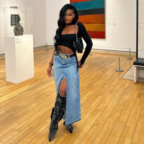 Blogger’s Fav Blue Jean Skirt Outfits Black Women, Long Denim Skirt Outfit Street Styles, Long Skirt Outfits For Summer, Long Denim Skirt Outfit, Zara Denim Skirt, Long Denim Skirts, Denim Skirt Outfits, Long Skirt Outfits, Long Denim Skirt