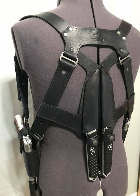 Tactical Knife Holster, Tactical Gear Fashion, Knife Harness, Diy Tactical, Cool Tactical Gear, Leather Suspenders Men, Hitman Agent 47, Knife Holster, Strap Harness