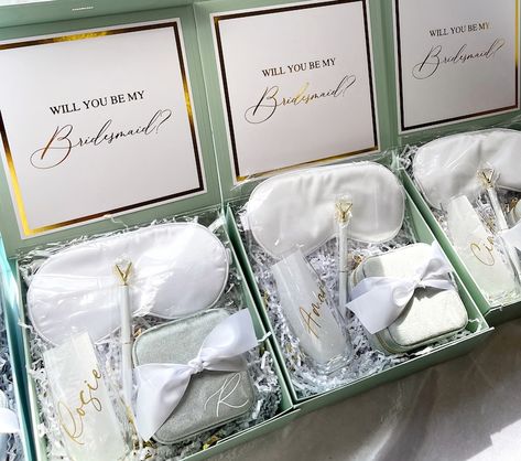 Bridesmaid Proposal Green And White, Bridesmaid Proposal Sage Green, Will You Be My Bridesmaid Ideas, Biltmore Wedding, Bridesmaids Proposal, Emprendimiento Ideas, Proposal Boxes, Box Bridesmaid, Bridesmaid Boxes