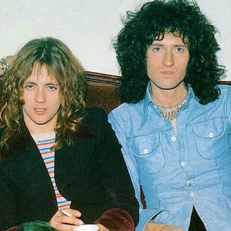 Roger Taylor and Brian May of Queen. Queen Brian May, Roger Taylor Queen, Freddy Mercury, Queen Photos, Roger Taylor, Queen Pictures, Queen Freddie Mercury, John Deacon, Brian May