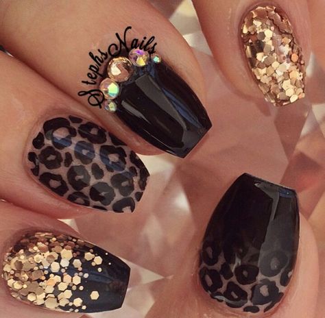 Gold Leopard ombre nails @_stephsnails_ Gold Leopard Print Nails, Lisa Nails, Nails Matte Black, Gold Nail Art, Nails Matte, Leopard Nails, Animal Print Nails, Colorful Nail Designs, Get Nails