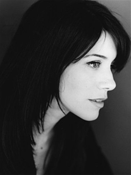 Caroline Catz, she's so beautiful Long Hair W Bangs, Caroline Katz, Hair W Bangs, Caroline Movie Poster, Sweet Caroline Neil Diamond, Caroline Polachek Album Cover, Caroline Gif Movie, Caroline Catz Legs, Caroline Catz