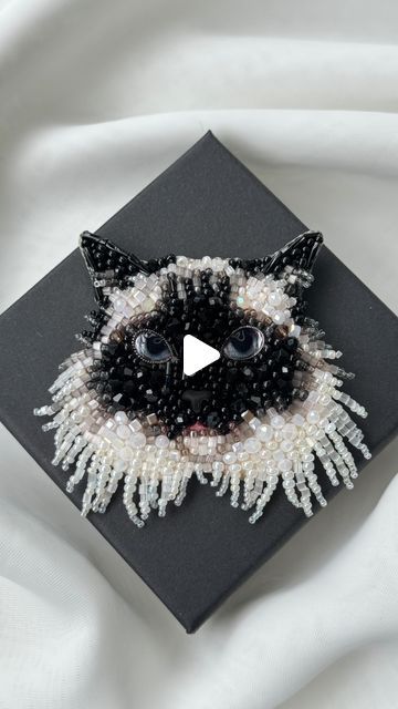 Cat Brooch Handmade, Make A Keychain, Cat Brooch, Fluffy Cat, Brooches Handmade, A Frame, Interior Decoration, Your Pet, A Bag