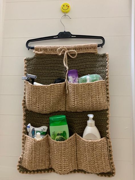 Get your free pattern now Crochet Bathroom Organizer Free Pattern, Crochet Organizers Free Pattern, Crochet Wall Pockets Pattern, Crochet Wall Organizer Free Pattern, Crochet Organizer Pattern Free, Boho Crochet Patterns, Beginner Friendly Crochet, Crochet Organizer, Crochet Storage Baskets