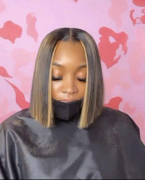 Black Women Hairstyles Bob, Synthetic Bob Wig Black Women, Ombre Quick Weave Bob Black Women, Black And Blonde Quick Weave Bob, Quickweave Bob With Highlights, Highlights Bob Haircut Black Women, Black Bob With Blonde Streaks, Cute Bob Wigs, Bob Hairstyles For Black Women Short