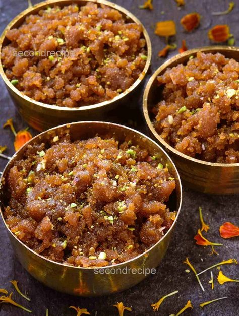 Moong dal halwa is the traditional Rajasthani sweet very popular at weddings in Winter.Learn how to make the instant halva right here. Moong Daal Halwa, Mung Dal Halwa, Moonglet Recipe, Dal Ka Halwa, Festival Sweets, Moong Dal Halwa, Indian Mithai, Easy Indian Dessert, Diwali Snacks