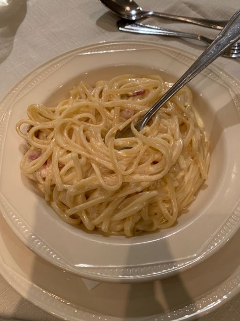 Cream Spaghetti, Plain Pasta, Buttered Pasta, Buttered Noodles Aesthetic, Buttered Noodles, Food Babe, Yummy Comfort Food, Easy Pasta Recipes, Food Goals