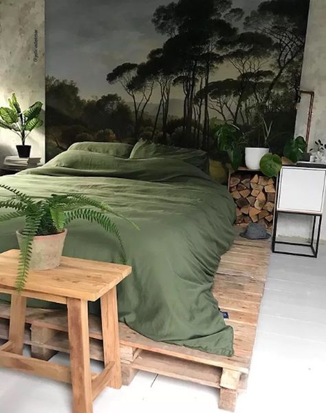 Garden Bedroom Ideas, Urban Jungle Bedroom, Urban Bedroom, Industrial Bedroom Design, Jungle Bedroom, Bedroom Design Trends, Industrial Bedroom, Gorgeous Bedrooms, Eclectic Bedroom