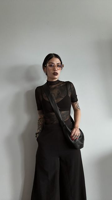 Chelsey Ceja, Harness Outfit, Harness Fashion, All Black Fashion, Simple Look, Fashion Baby, Less Is More, Everyday Outfits, Too Much