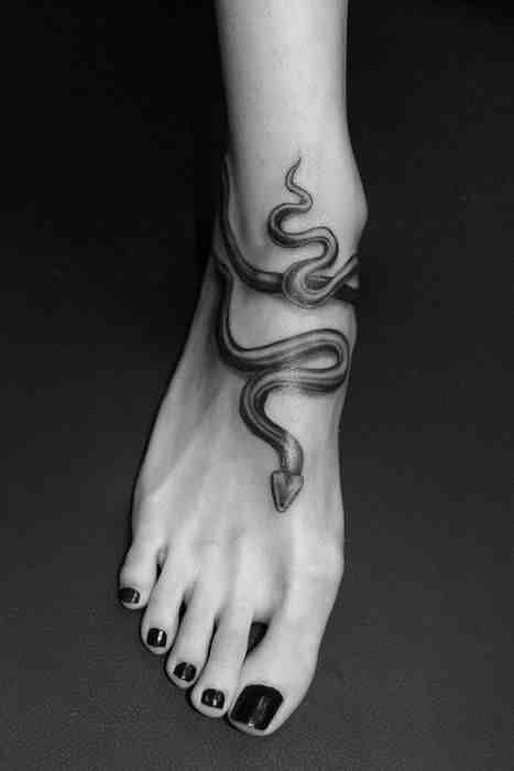 20 Traditional Snake Tattoo Designs On Ankles Snake Tattoo Meaning, Best 3d Tattoos, Tattoos Masculinas, Tattoo Snake, 16 Tattoo, Serpent Tattoo, Sick Tattoo, Snake Tattoo Design, Meaningful Tattoos For Women