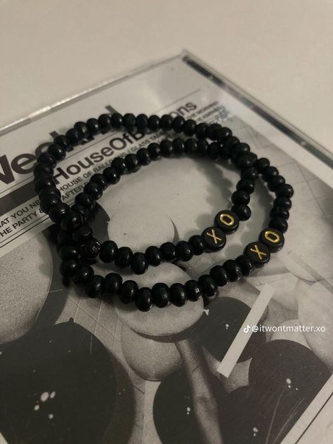 The Weeknd Concert Outfit, Music Bracelet, Diy Kandi Bracelets, Pony Bead Bracelets, Cute Friendship Bracelets, Bff Bracelets, Jewerly Beads, Kandi Bracelets, Beads Bracelet Design