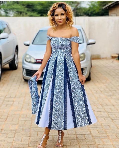 Ya e nngwe ya di-dress tse molemo. Ke eng maikutlo a lona? 👗✨ #bestdresses #fashion #tswana #tswanabride #shweshwe #tsonga Modern Tswana Traditional Dresses, Tswana Traditional Attire For Women, Tswana Bride, Tsonga Traditional Attire, Setswana Traditional Dresses, Tswana Traditional Attire, Lobola Outfits, Tsonga Traditional Dresses, Tswana Traditional Dresses