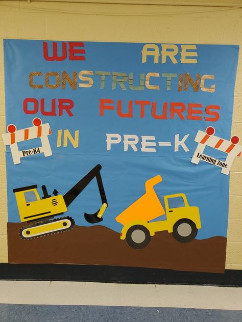 Transportation Theme Door Decoration, Buildings Bulletin Board Ideas, Construction Themed Bulletin Board Ideas, Construction Theme Bulletin Boards, Construction Classroom, Construction Theme Classroom, Work Bulletin Boards, Teacher Themes, Bullentin Boards