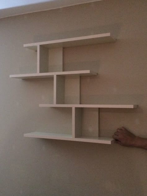 Melamina Ideas, Room Full Of Books, Corner Shelf Ideas, Bookshelf Designs, Store Shelves Design, Creative Bookshelves, Shelf Decor Living Room, Modern Wall Shelf, Desain Buklet