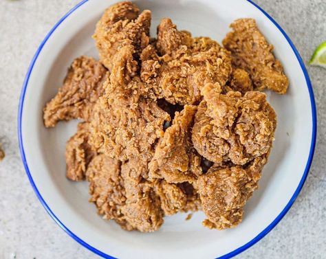 Learn more about KFC-Style Vegan Fried "Chicken" from SideChef! Vegan Chilli, Vegan Fried Chicken, Olive Garden Recipes, Vegan Fries, Chicken Mushroom, Fried Chicken Recipe, Vegan Mushroom, Fried Mushrooms, Vegan Chili