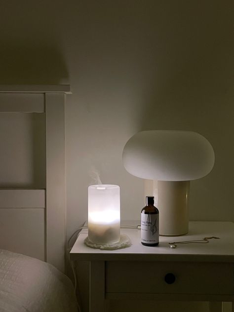 Mushroom Lamp Nightstand, Bed Room Lamps, Mushroom Lamp Aesthetic, Night Lamp Aesthetic, Ikea Mushroom Lamp, Aesop Aesthetic, Reset Life, Minimalistic Lamp, Aesthetic Lamp