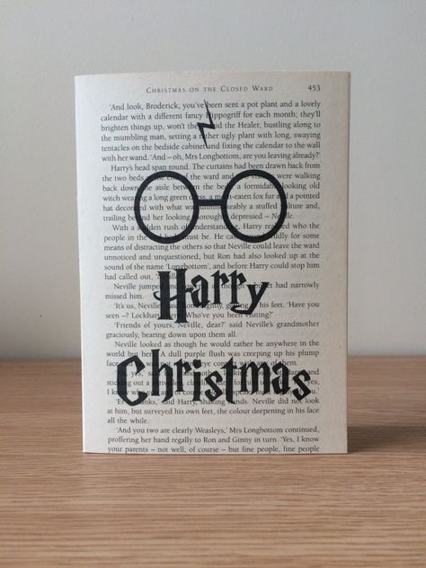 This perfect pun. | 17 Holiday Cards Every "Harry Potter" Fan Needs Harry Potter Christmas Card, Funny Christmas Cards Diy, Carte Harry Potter, Disney Art Diy, Harry Potter Weihnachten, Harry Potter Fanları, Birthday Card Puns, Harry Potter Cards, Funny Christmas Presents