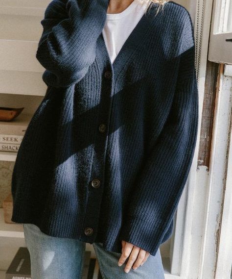 9327969053c0068dd9e07c529866b94ddesc40395122ri Blue Cardigan Outfit, Slouchy Cardigan, Cardigan Outfit, Cocoon Cardigan, Jenni Kayne, Cardigan Outfits, Blue Cardigan, Inspiration Mode, Fall Sweaters