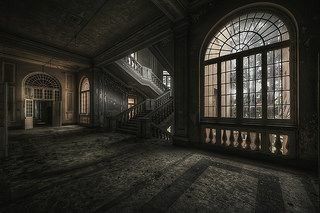 Abondend Places, Decaying Mansion, Haunting Memories, Abandoned Hospital, Abandoned Mansions, Gothic Clothing, Haunted Places, Gothic Architecture, Abandoned Buildings