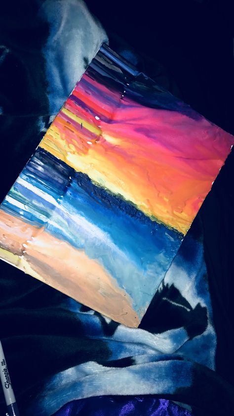 DIY melted crayon art  beach sunset Crayon Art Melted Ideas, Melted Crayons Art, Crayon Projects, Crayon Melting Art, Crayola Art, Melted Crayon Art, Crayon Art Melted, Math Projects, Crayon Art