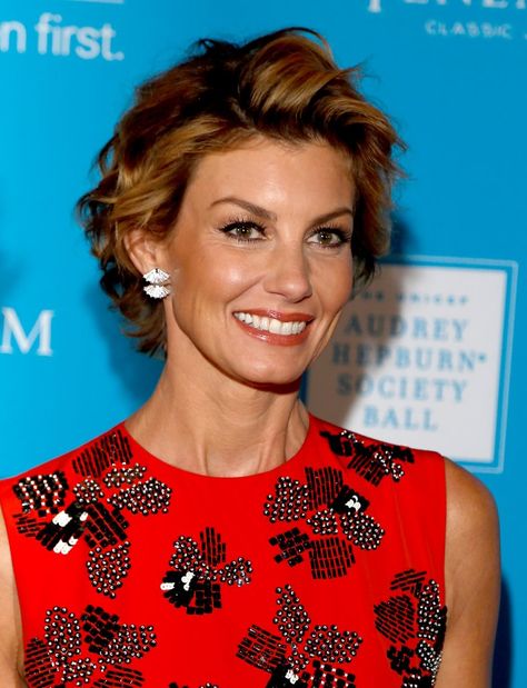 Faith Hill at UNICEF Society Ball 2015 | Pictures | POPSUGAR Celebrity Dunner Wordend Haar, Silver Blonde Hair, Hairstyles For Women Over 50, Haircut For Older Women, Penteado Cabelo Curto, Cute Hairstyles For Short Hair, Inspirational Celebrities, Women Over 50, Different Hairstyles