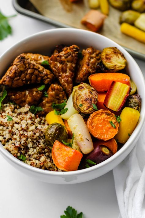 Protein Packed Lunches, Tempeh Bowl, Vegan Chocolate Pie, Coconut Cream Filling, Rainbow Vegetables, Marinated Tempeh, Baked Tempeh, Power Bowl Recipe, Balsamic Marinade