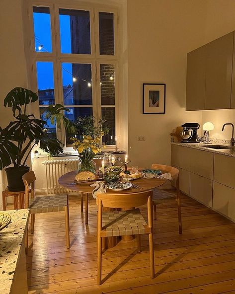 Late Night Dinner, Dream Apartment Decor, Apartment Aesthetic, Aesthetic Rooms, Apartment Decor Inspiration, Dream Apartment, Dream House Interior, Aarhus, Apartment Inspiration