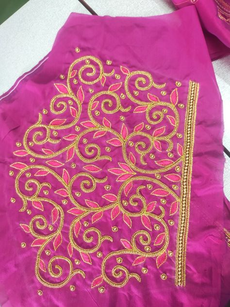 Kodi Design Aari Work Sleeve, Pink Blouse Aari Work Design, Kodi Design Aari Work, Kodi Design, Exclusive Blouse Designs, Tracing Design, Patch Work Blouse Designs, Aari Design, Latest Bridal Blouse Designs