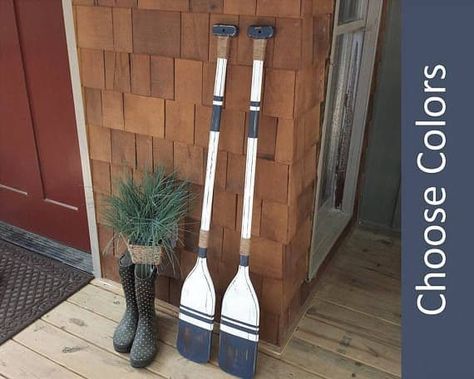 Rustic Beach House Decor, Painted Oars, Oar Decor, Rustic Beach House, Wooden Oars, Painted Paddles, Garden Front Of House, Boat Oars, Whale Decor