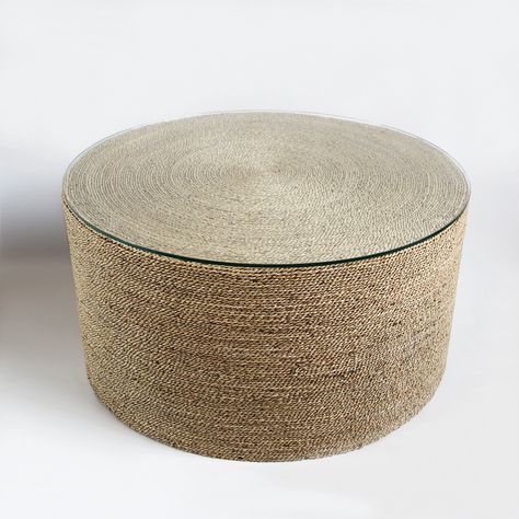 Round Seagrass Rope Coffee Table.   Wood frame coffee table with woven seagrass sides and top.  Glass top. Seagrass Coffee Table, Rope Coffee Table, Coastal Cottage Bedroom, Coastal Cottage Living Room, Lobby Decor, Diy Storage Rack, Jute Rope, Livingroom Layout, Coastal Cottage