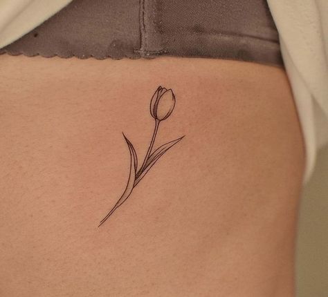 Tatoo Dog, Simple Tattoos For Women, Small Chest Tattoos, Tulip Tattoo, Boho Tattoos, Mommy Tattoos, Petite Tattoos, Matching Tattoo, Discreet Tattoos