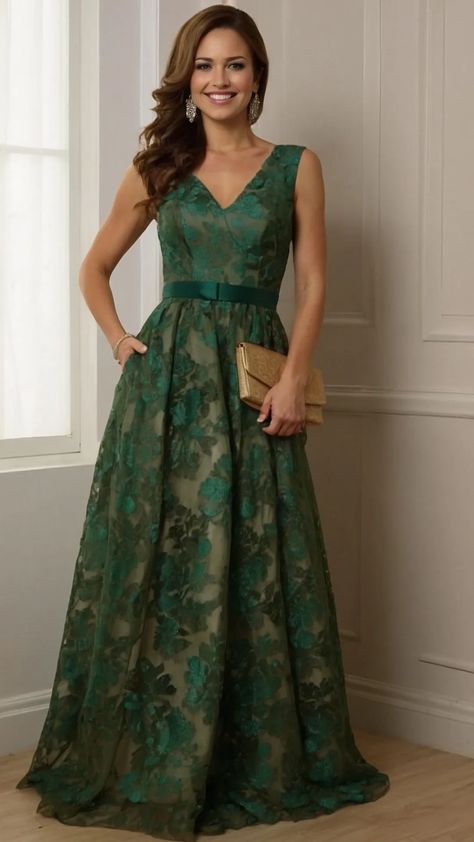 Winter Wedding Attire: 15 Stylish Dress Ideas for Men and Women - Fads Green Mother Of The Groom Dress, Dark Green Mob Dress, Formal Winter Wedding Guest Dress Classy, Emerald Mother Of The Bride Dress, Forest Green Wedding Guest Dress, Dark Green Mother Of The Bride Dresses, Black Tie Attire For Women Wedding, Green Mob Dress, Winter Mother Of The Bride Dresses