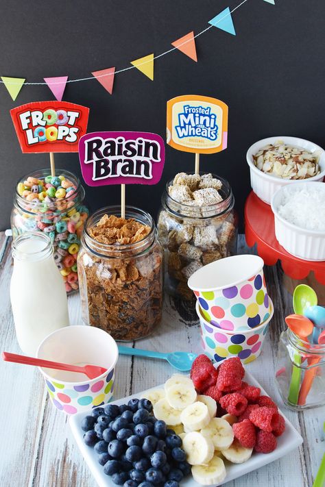 Cereal Themed Party, Cereal Bars Party, Cereal Buffet, Cereal Ideas, Cereal Party, Cereal Cafe, Brunch Bar, Cereal Bar, Party At Home