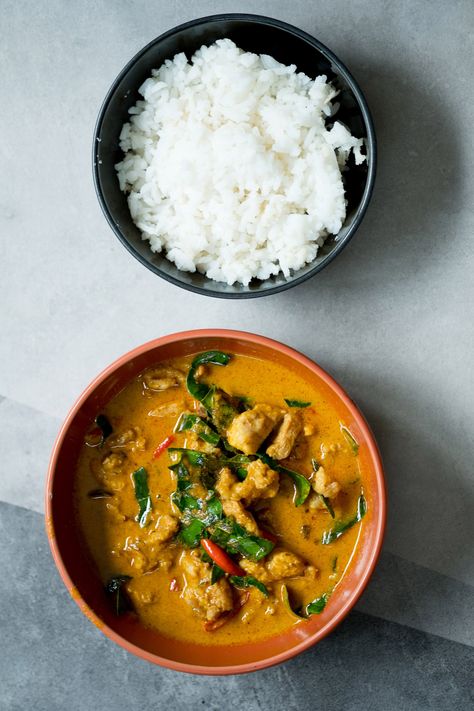 Thai Chicken Panang Curry is a classic Southeast Asian takeout favorite that's simple to make at home with tender chicken and vegetables simmered in a fragrant coconut curry sauce. Perfect for 30 minute weeknight meals! Chicken Panang Curry Recipe, Panang Curry Chicken, Chicken Panang, Panang Curry Recipe, Thai Chicken Noodles, Coconut Curry Sauce, Panang Curry, Thai Chicken, Curry Sauce