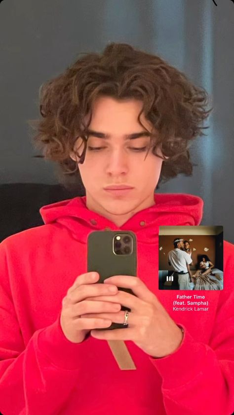 Long Curly Hair Men Middle Part, Long Middle Part Hair Men Curly, Middle Length Curly Hair Men, Long Curly Man Hair, Lairs Haircut For Medium Hair, Long Curly Middle Part Men, Mens Curly Middle Part, Curly Hair Man Aesthetic, Teen Boy Long Hairstyles Teenage Guys Curly