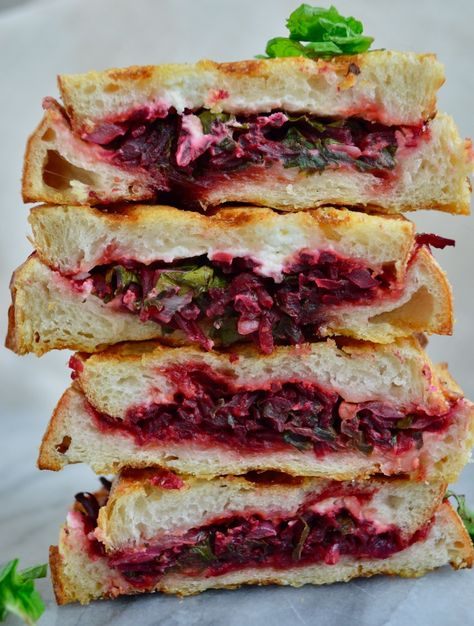 Grilled Goat Cheese, Beet Sandwich, Grilled Beets, How To Boil Beets, Vegetable Burger, Beet And Goat Cheese, Best Grilled Cheese, Beet Root, Sandwich Ingredients