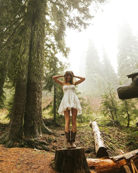 Esme 🌲🌧️🎞️🏔️🫂 #seniorphotos #seniorsunday #seniorpictures #senioryear #washington #washingtonstate #washingtonphotographer #photography Wooded Photoshoot, Hood Photoshoot, Rustic Photoshoot, Sr Pictures, Forest Photoshoot, Vintage Shoot, Senior Photoshoot Poses, Instagram Photoshoot, Dream Live