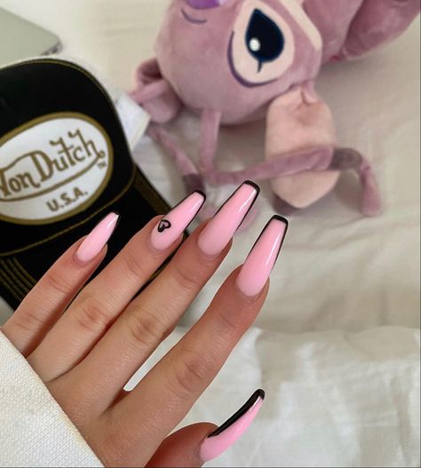 Black And Baby Pink Nails, Baby Pink And Black Nails, Black Heart Nails, Baby Pink Nails Acrylic, Pink Nails Acrylic, Nails Y2k, Baby Pink Nails, Heart Nails, Mani Pedi