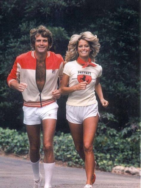 lee and farrah Mode Tennis, Farrah Fawcet, Lee Majors, Cheryl Ladd, Fila Vintage, Charlie’s Angels, Farrah Fawcett, Tennis Fashion, Jaclyn Smith