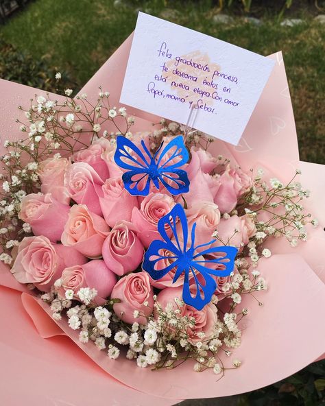 Rosas rosadas!!! #rosas #roses #flores #floresbogota #floristeriabogota #fioreplant #regalosbogota #floristasbogota #regalosbogota #sorpresasbogota #emprendimiento #domiciliosbogota #naturaleza #bogotacity #maluma #floresadomiciliobogota Roses, Plants, On Instagram, Instagram, Bogota