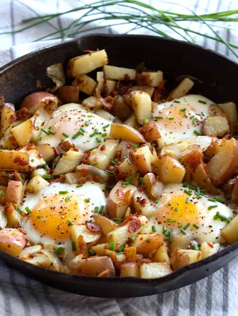 Skillet Baked Eggs with Potatoes and Bacon - Laughing Spatula French Toast Overnight Casserole, Blueberry Syrup Recipe Easy, Sheet Pan Quiche, Eggs With Potatoes, Casserole French Toast, Bacon Egg Bake, Bacon Egg Breakfast, Potato And Egg Breakfast, Breakfast Potatoes Skillet