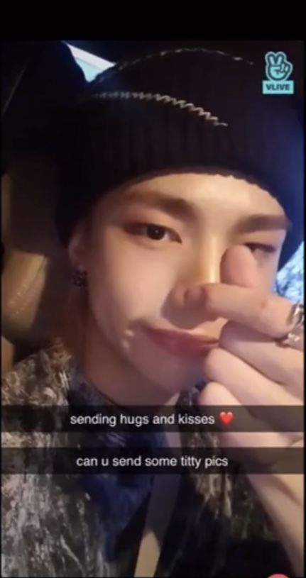 Skz Snaps Funny, Skz Fake Snapchat, Hyunjin Snapchat Edits, Skz Snapchat Edits, Hyunjin Snapchat, Skz Snapchat, Skz Snaps, Kids Snapchat, Kpop Snapchat