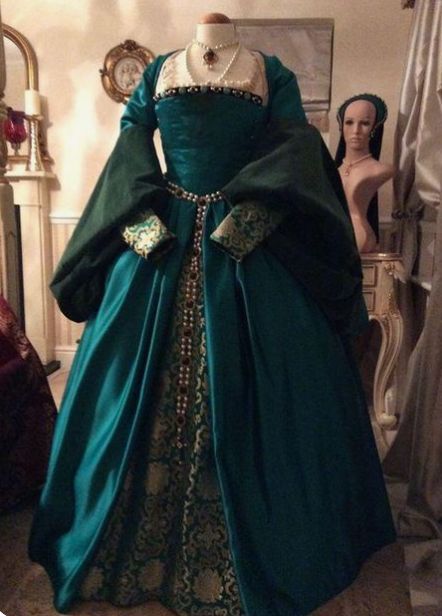 Tudor Gown, 16th Century Fashion, Tudor Period, Tudor Dress, Tudor Fashion, Tudor Costumes, Period Dress, Dress History, French Dress