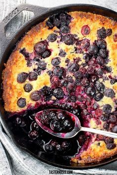 A Recipe for Cast-Iron Lemon Blueberry Cobbler Lemon Blueberry Cobbler, Cast Iron Skillet Recipes Dinner, Skillet Desserts, Recipes Cheesecake, Cast Iron Skillet Cooking, Iron Skillet Recipes, Dutch Oven Cooking, Cast Iron Skillet Recipes, Blueberry Cobbler