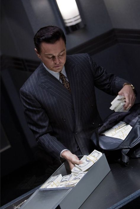 Leonardo DiCaprio as Jordan Belfort in “The Wolf of Wall Street” (2013) | O lobo de wall street, Fotos de dinheiro, Ideias de fotos Jordan Belfort, The Wolf Of Wall Street, Wolf Of Wall Street, Leo Dicaprio, Martin Scorsese, Old Money Style, Money And Happiness, Rich Life, Billionaire Lifestyle