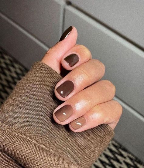 Chic Manicure, Brown Nail, Short Acrylic, Cat Kuku, Nagel Inspo, Brown Nails, Neutral Nails, Hot Nails, Minimalist Nails