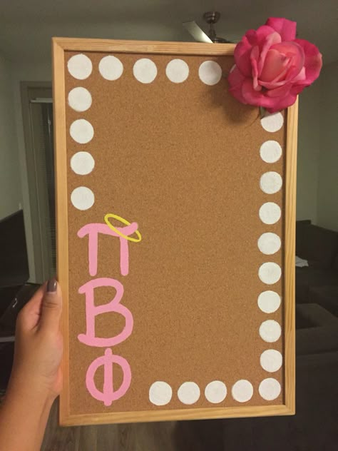 Sorority Cork Board, Gamma Phi Beta Canvas, Painted Cork Board Ideas, Pi Beta Phi Canvas, Pi Phi Canvas, Sorority Gifts Diy, Sorority Event Ideas, Pi Beta Phi Crafts, Paddle Sorority Big