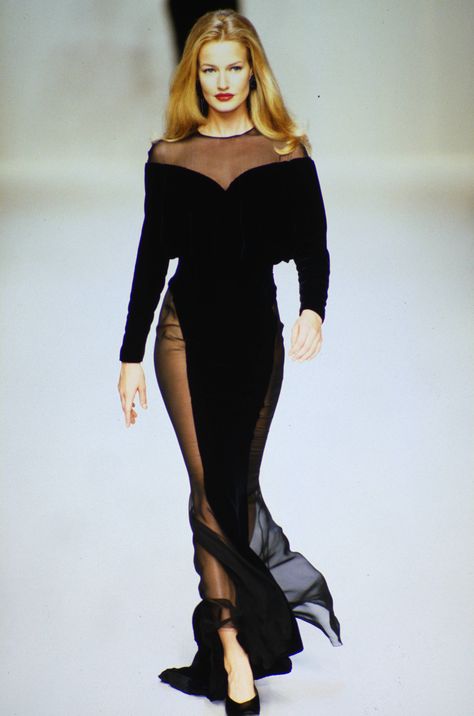 Karen Mulder 90s, 90s Model Fashion, Ebony Fashion, Famous Supermodels, Karen Mulder, Black Elegance, Models 90s, 90s Runway Fashion, Vintage Runway